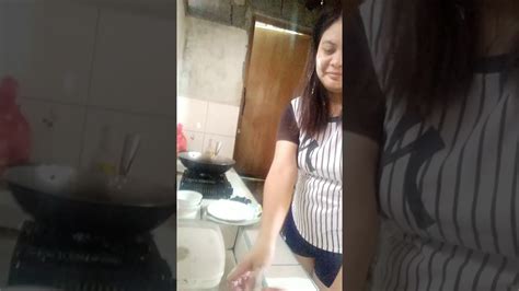 kinantot habang nag huhugas|Kinantot habang kausap si bf .